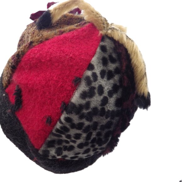Lee Andersen Artsy Knit Hat & Fingerless Gloves